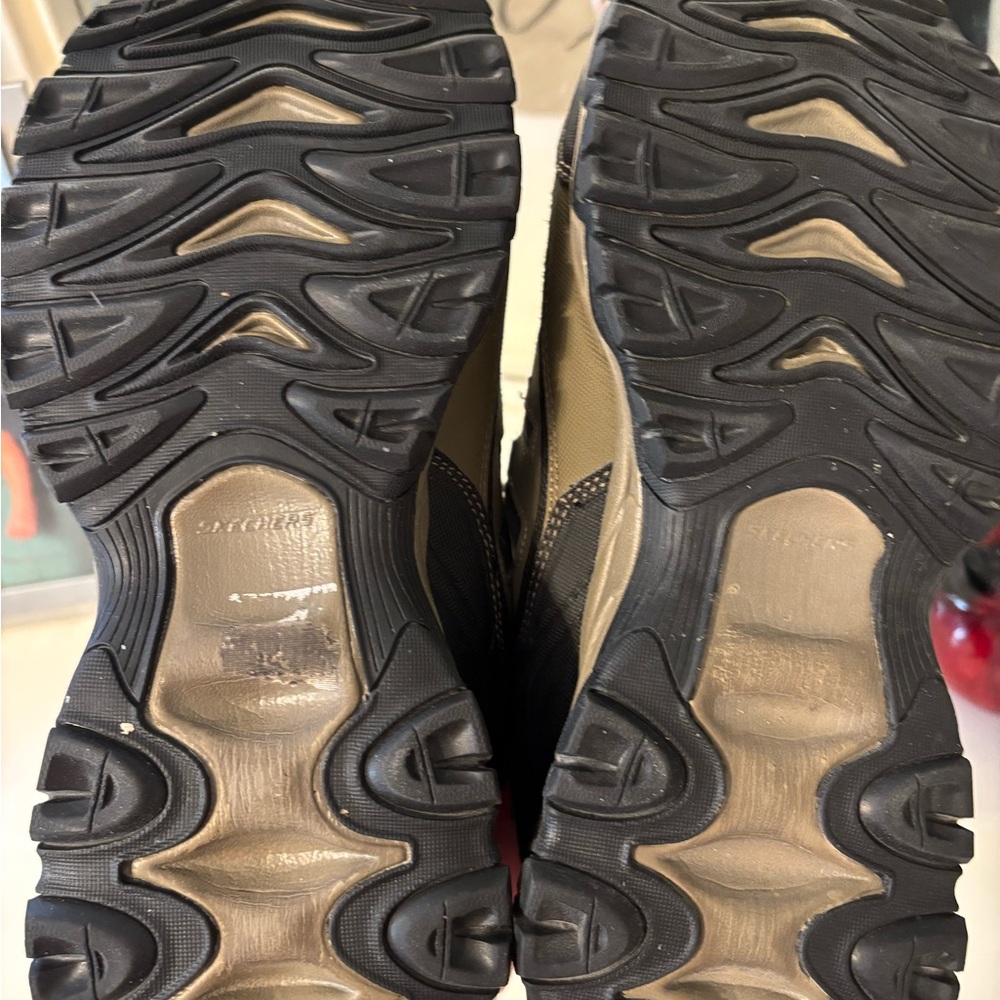 Skechers Men’s Olive Green and Black Athletic Walking Shoes - Picture 9 of 12